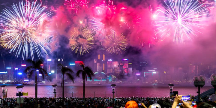 Happy 2018! 注意除夕夜香港除夕交通安排 港鐵通宵行駛